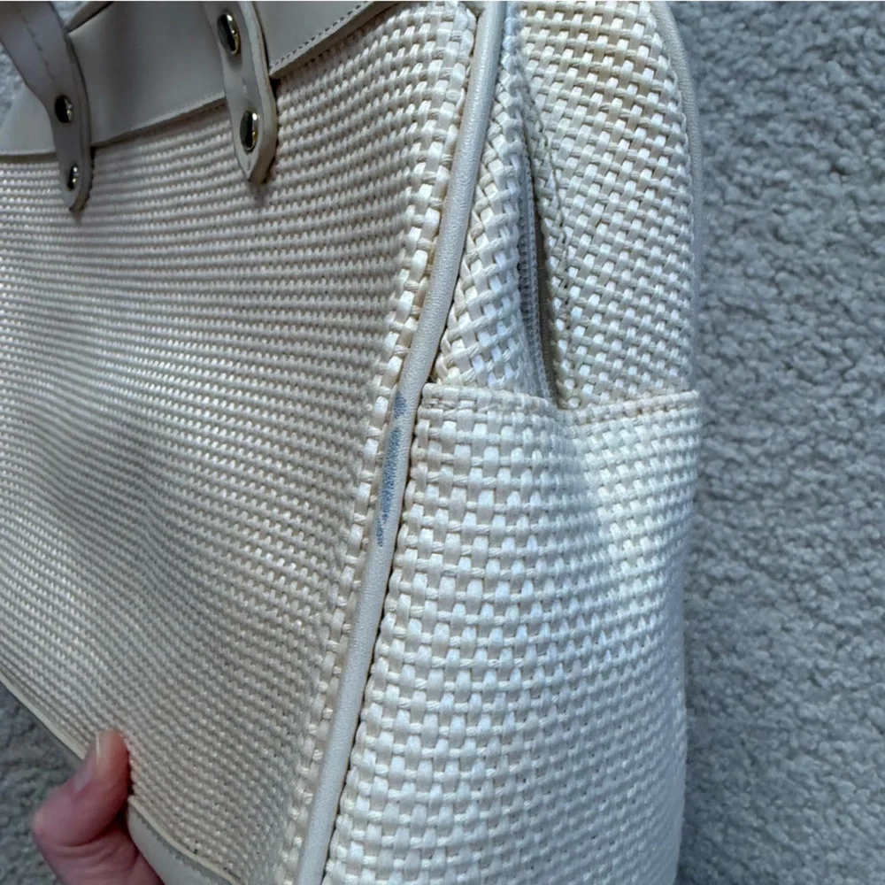 Etienne Aigner 11x8 ivory